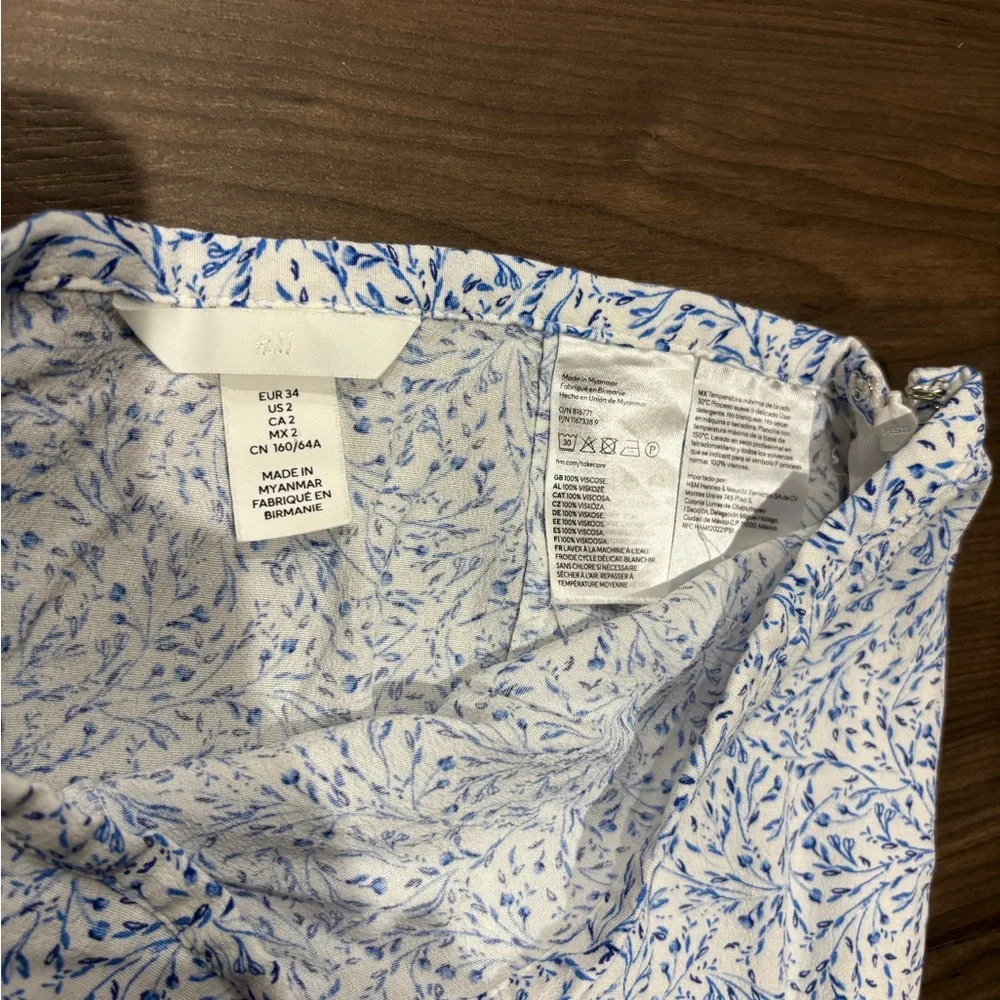 H&M Floral Blue and White Women's Skirt